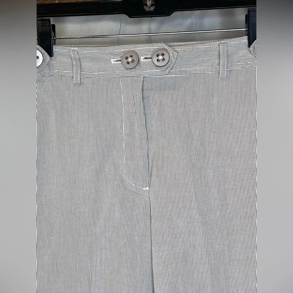 Talbots Light Beige Tailored Bermuda Shorts with Textured Cotton Fabric Size 6 - Picture 2 of 8